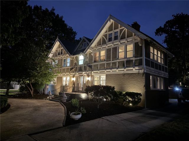 4975 Ward Parkway, Kansas City, MO 64112