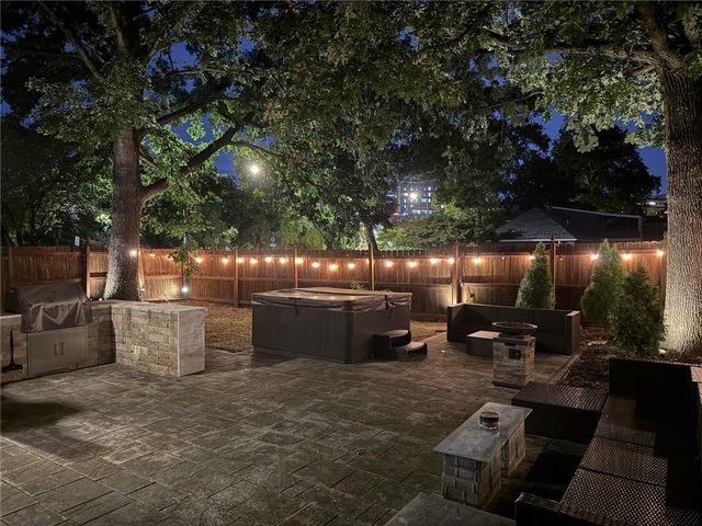 4975 Ward Parkway, Kansas City, MO 64112