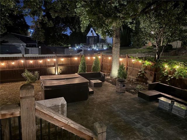 4975 Ward Parkway, Kansas City, MO 64112