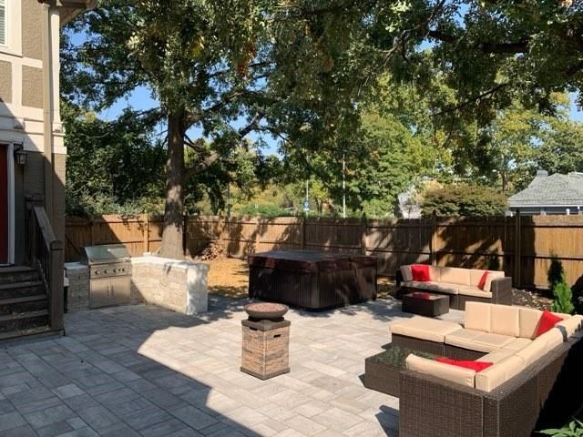 4975 Ward Parkway, Kansas City, MO 64112