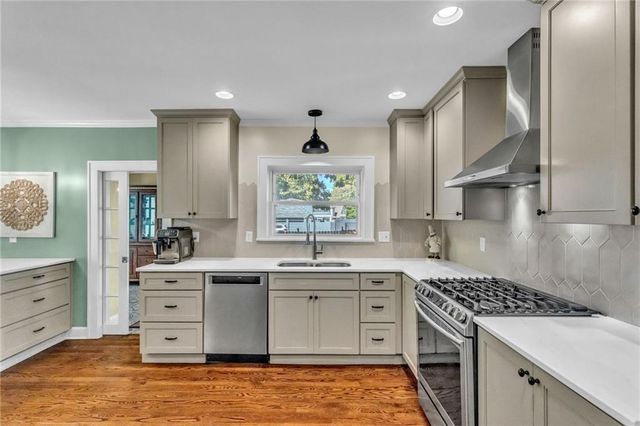4975 Ward Parkway Boulevard, Kansas City, MO 64112