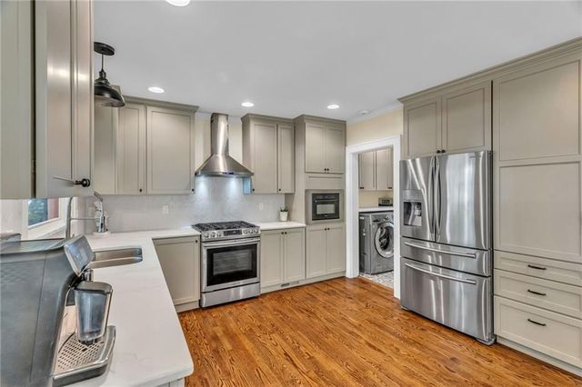 4975 Ward Parkway Boulevard, Kansas City, MO 64112