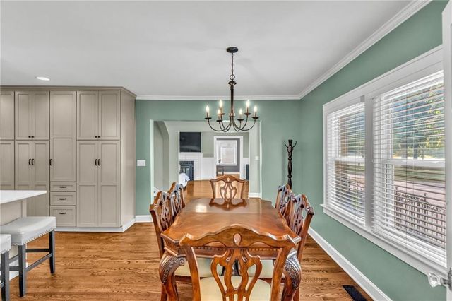 4975 Ward Parkway Boulevard, Kansas City, MO 64112