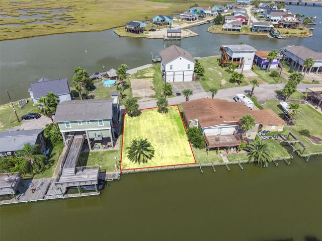 65 Lakeside Drive, Hitchcock, TX 77563