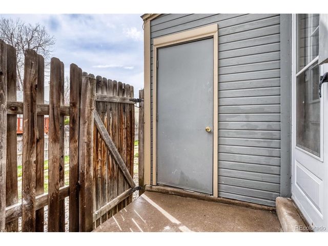 14272 E Hawaii Cir B, Aurora, CO 80012