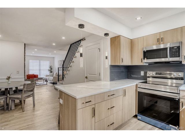 14272 E Hawaii Cir B, Aurora, CO 80012