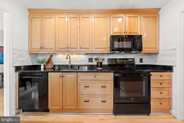 11612 CLIPSTONE LN, Reston, VA 20191