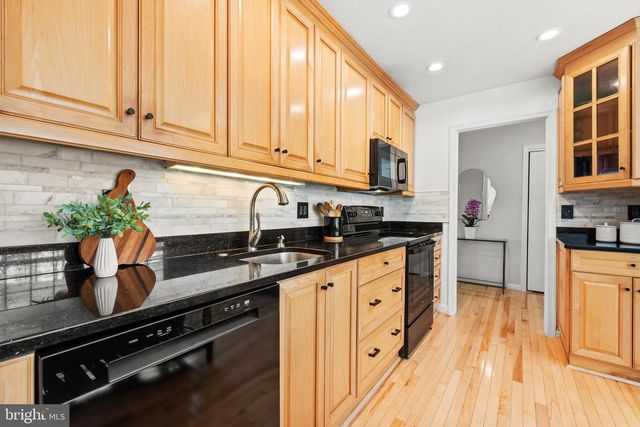 11612 CLIPSTONE LN, Reston, VA 20191