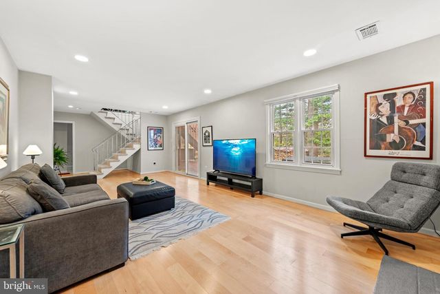 11612 CLIPSTONE LN, Reston, VA 20191