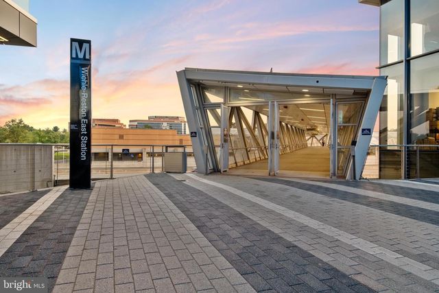 11612 CLIPSTONE LN, Reston, VA 20191