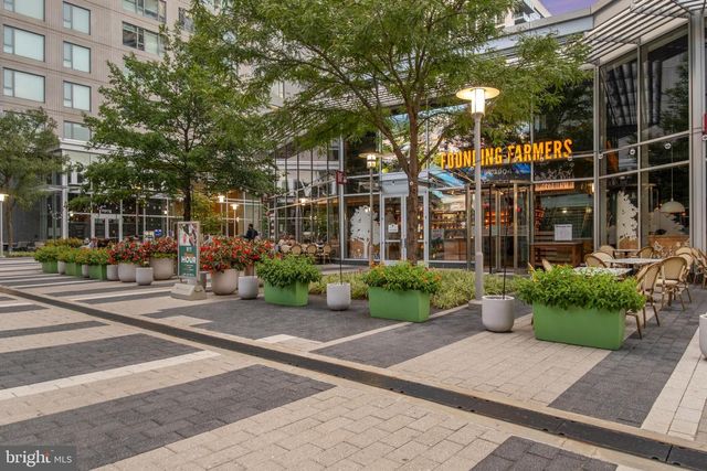 11612 CLIPSTONE LN, Reston, VA 20191