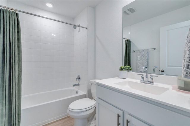 314 Lake Sweetwater LN, Buda, TX 78610