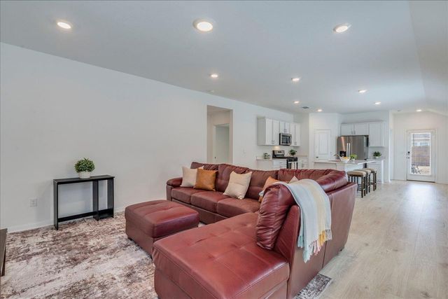 314 Lake Sweetwater LN, Buda, TX 78610