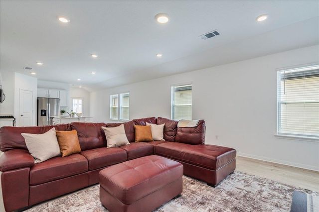 314 Lake Sweetwater LN, Buda, TX 78610