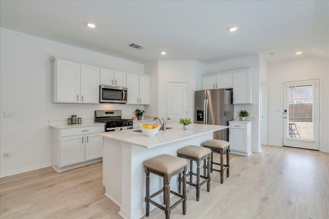 314 Lake Sweetwater LN, Buda, TX 78610