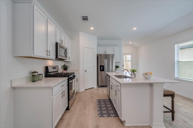 314 Lake Sweetwater LN, Buda, TX 78610