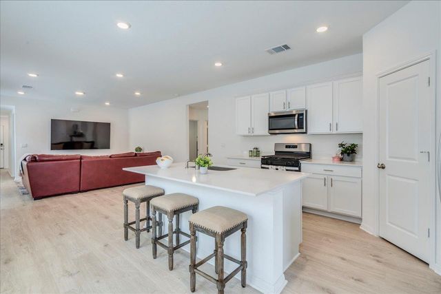 314 Lake Sweetwater LN, Buda, TX 78610