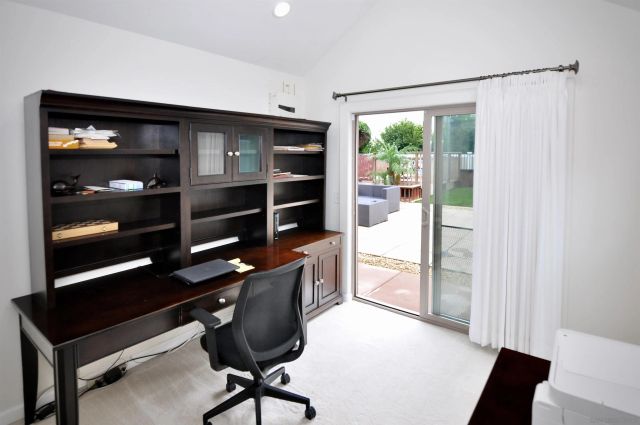 1400 Darwin Dr, Oceanside, CA 92056