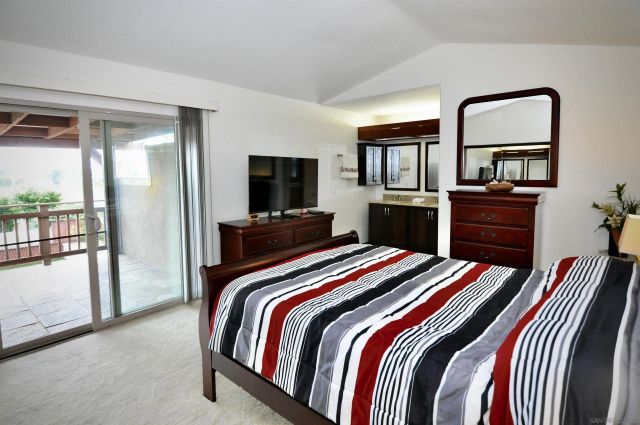 1400 Darwin Dr, Oceanside, CA 92056