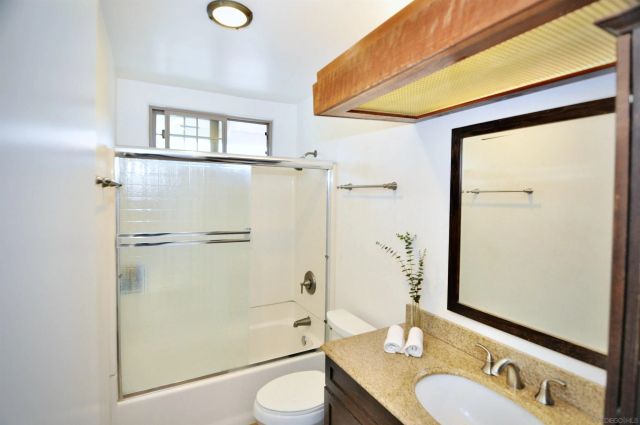 1400 Darwin Dr, Oceanside, CA 92056