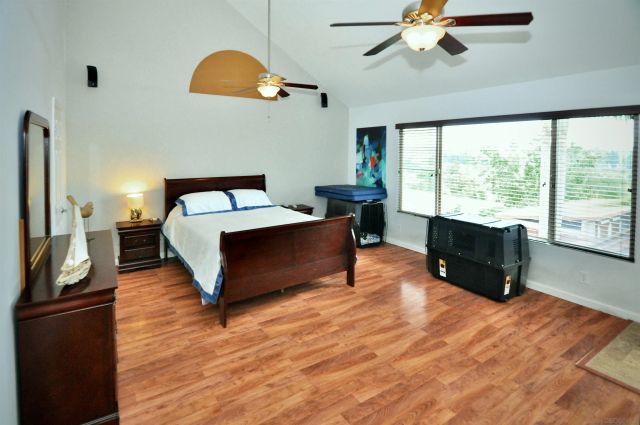 1400 Darwin Dr, Oceanside, CA 92056