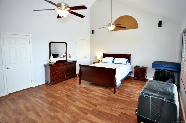 1400 Darwin Dr, Oceanside, CA 92056