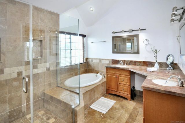 1400 Darwin Dr, Oceanside, CA 92056