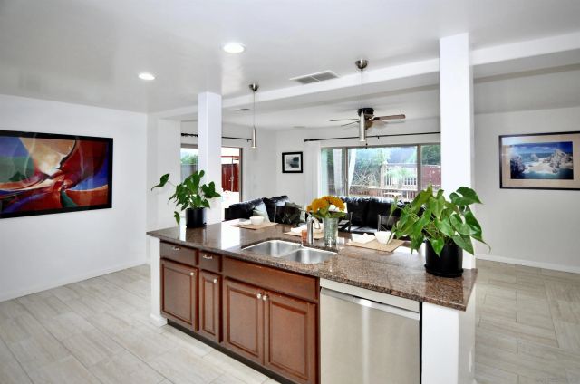 1400 Darwin Dr, Oceanside, CA 92056