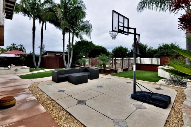 1400 Darwin Dr, Oceanside, CA 92056