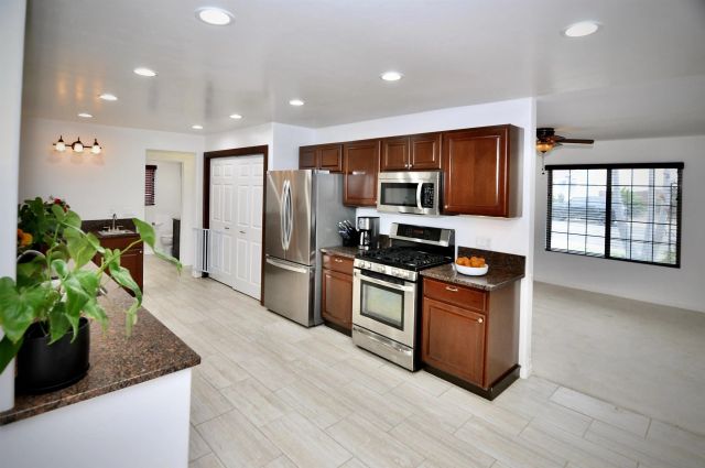 1400 Darwin Dr, Oceanside, CA 92056