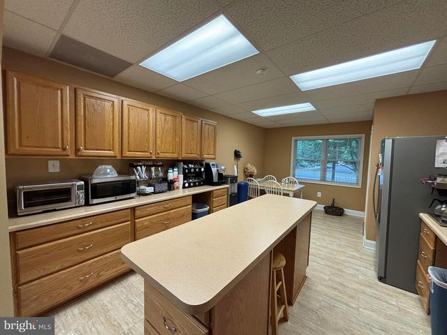 306 KINGS HWY S, Cherry Hill, NJ 08034