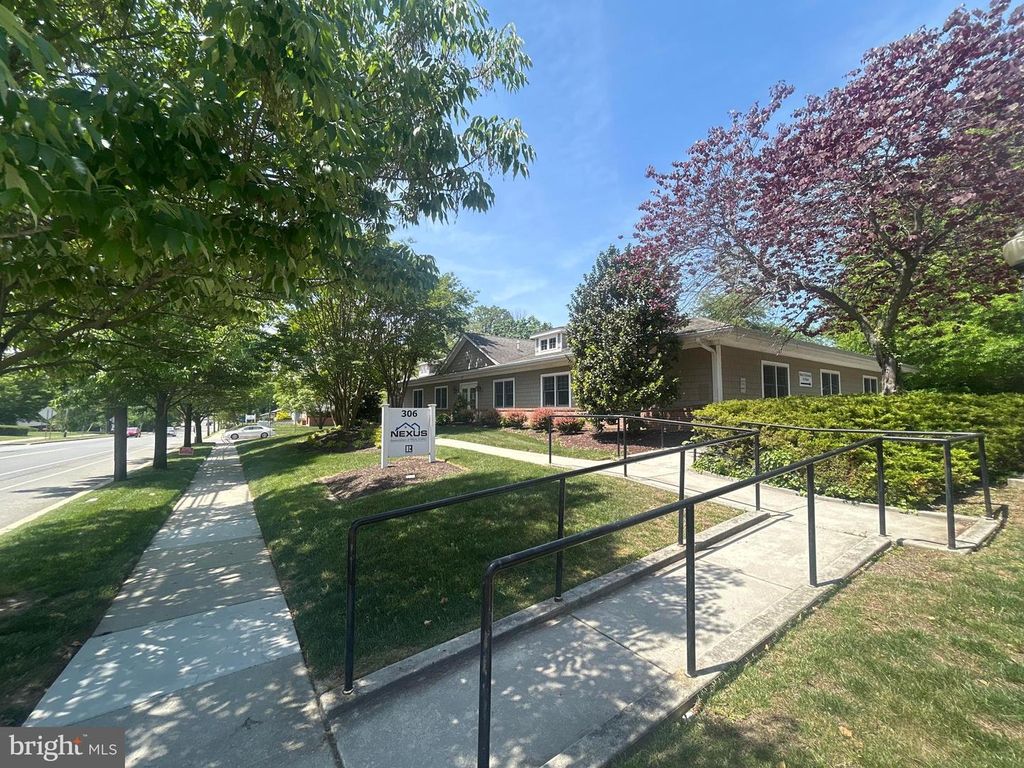 306 KINGS HWY S, Cherry Hill, NJ 08034