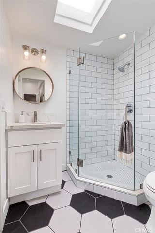 8611 Rosewood Avenue, West Hollywood, CA 90048