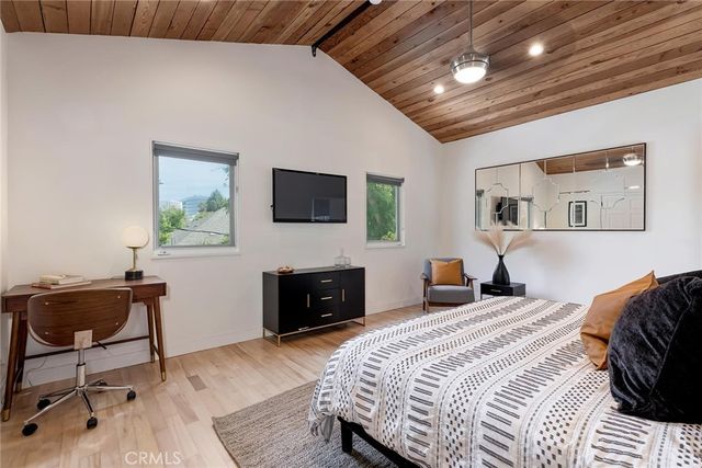 8611 Rosewood Avenue, West Hollywood, CA 90048