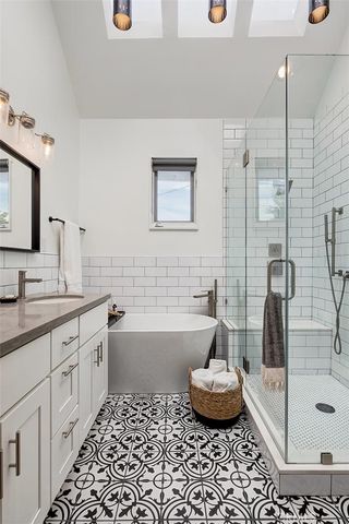 8611 Rosewood Avenue, West Hollywood, CA 90048