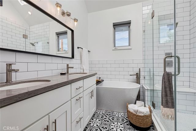 8611 Rosewood Avenue, West Hollywood, CA 90048