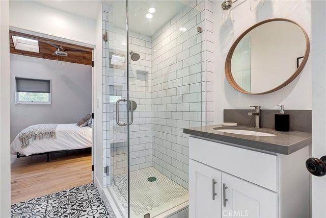 8611 Rosewood Avenue, West Hollywood, CA 90048
