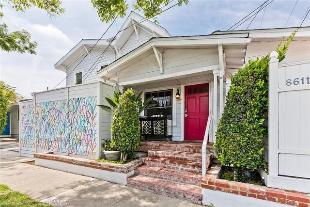 8611 Rosewood Avenue, West Hollywood, CA 90048