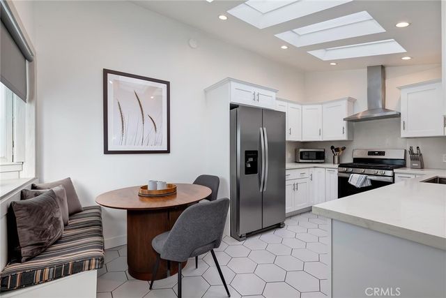 8611 Rosewood Avenue, West Hollywood, CA 90048