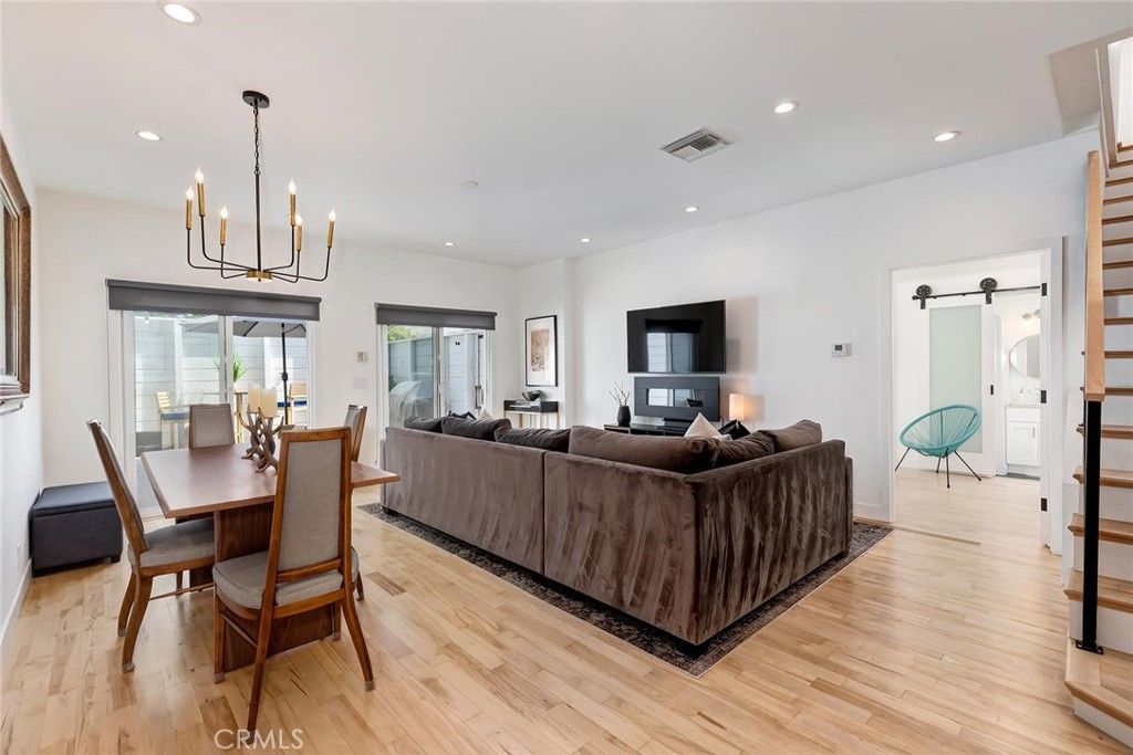 8611 Rosewood Avenue, West Hollywood, CA 90048