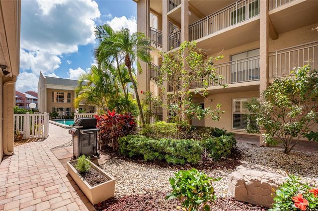 845 BENJAMIN FRANKLIN DRIVE 302, Sarasota, FL 34236