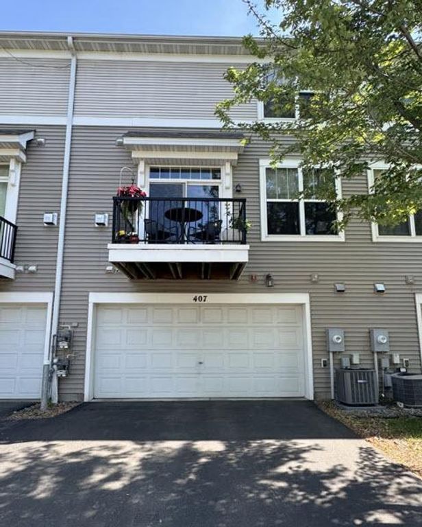 407 Lookout Place NE, Columbia Heights, MN 55421 — photo 3
