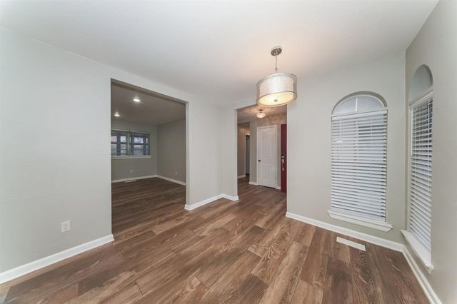 609 Banner Avenue, Edmond, OK 73013