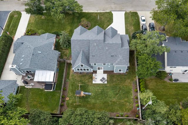 1947 Summerton Place, Northbrook, IL 60062