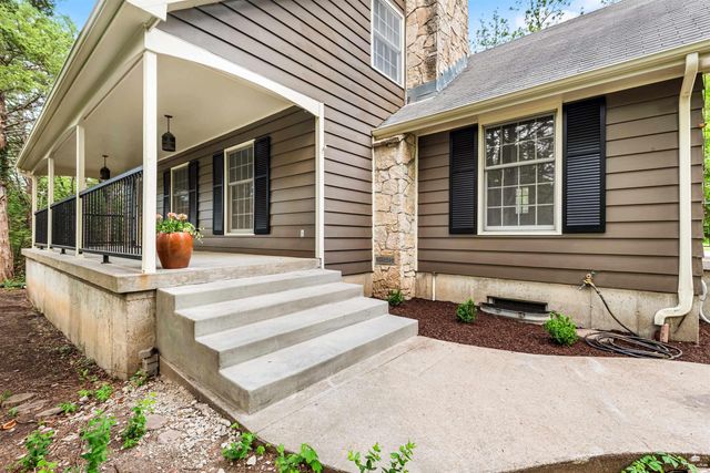 2025 College Heights Road, Manhattan, KS 66502