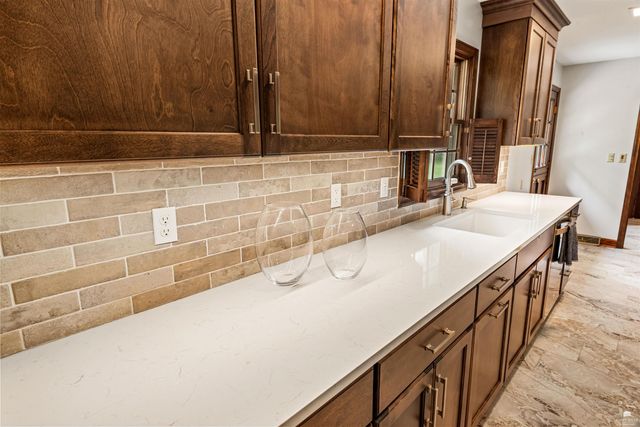 2025 College Heights Road, Manhattan, KS 66502