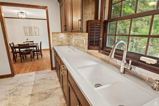 2025 College Heights Road, Manhattan, KS 66502