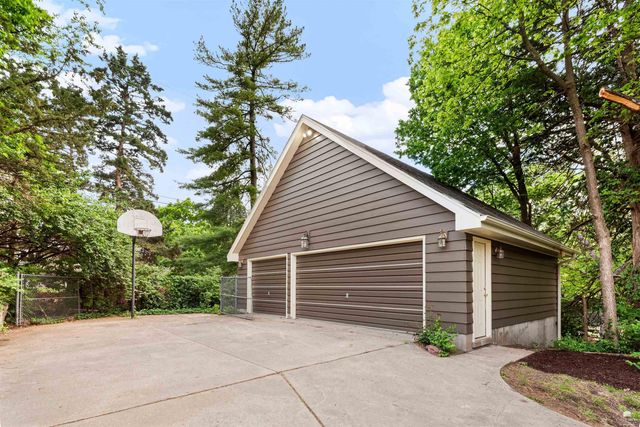 2025 College Heights Road, Manhattan, KS 66502