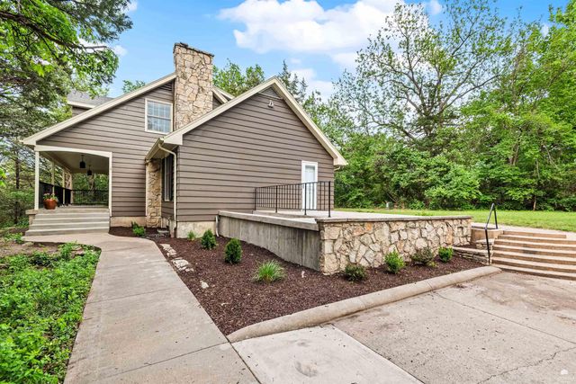 2025 College Heights Road, Manhattan, KS 66502