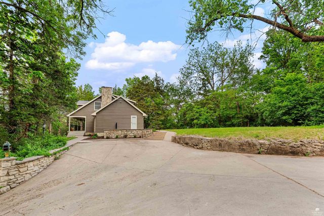 2025 College Heights Road, Manhattan, KS 66502